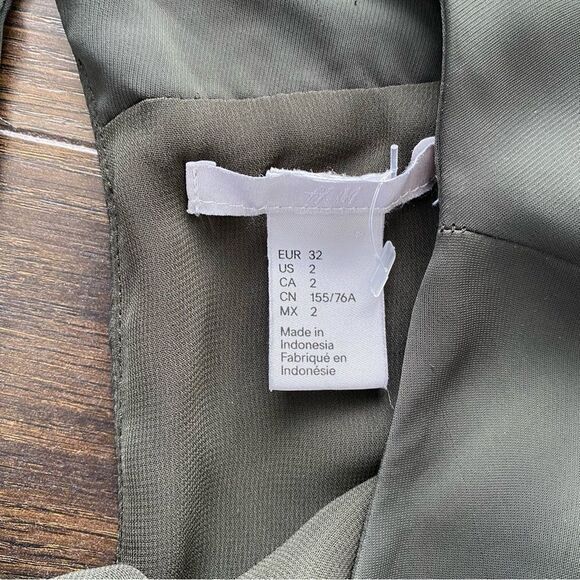 H&M | Satin dress - Picture 6 of 11